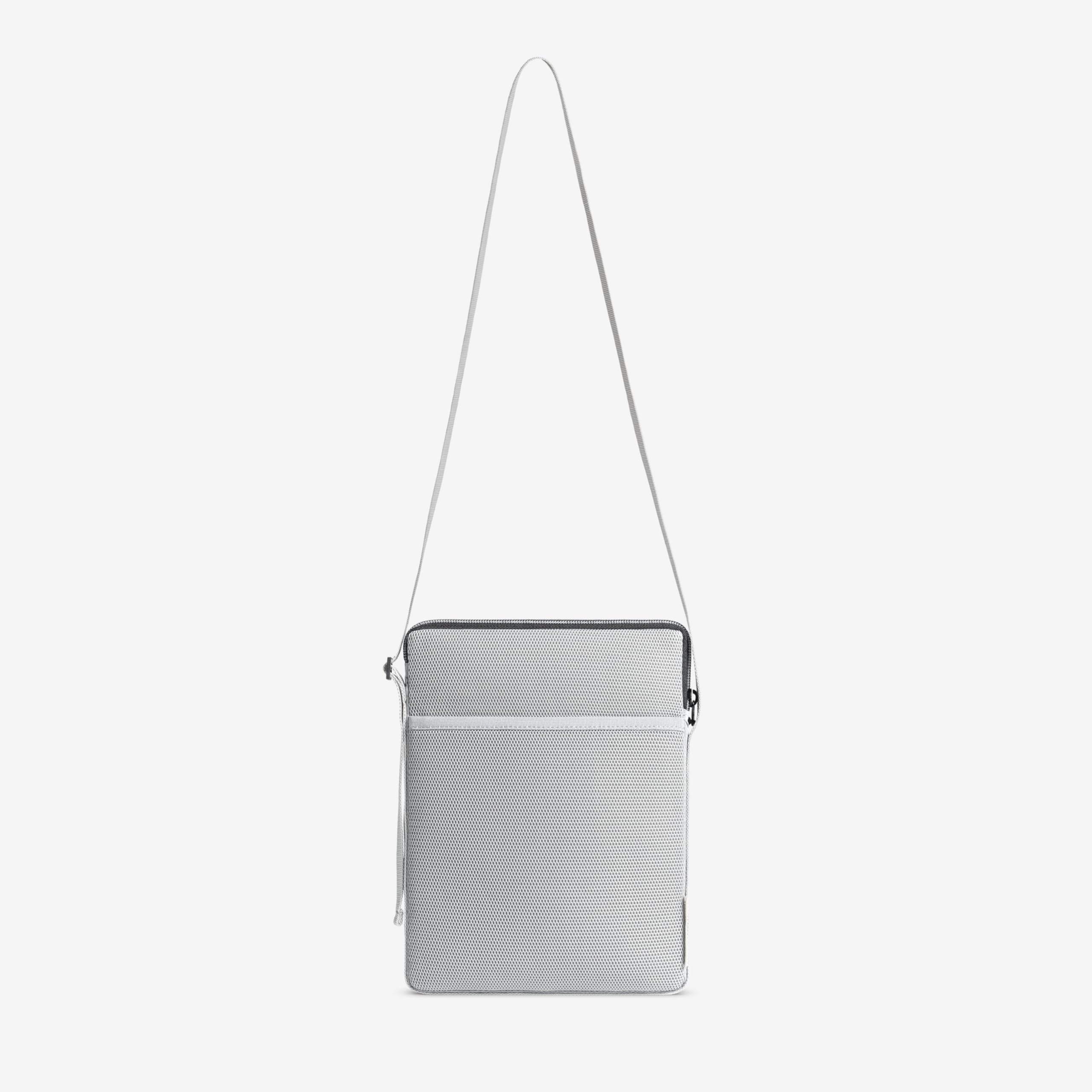 teenage-engineering-ep-133-k-o-ii-soft-bag-sac-de-transport-gris image 3