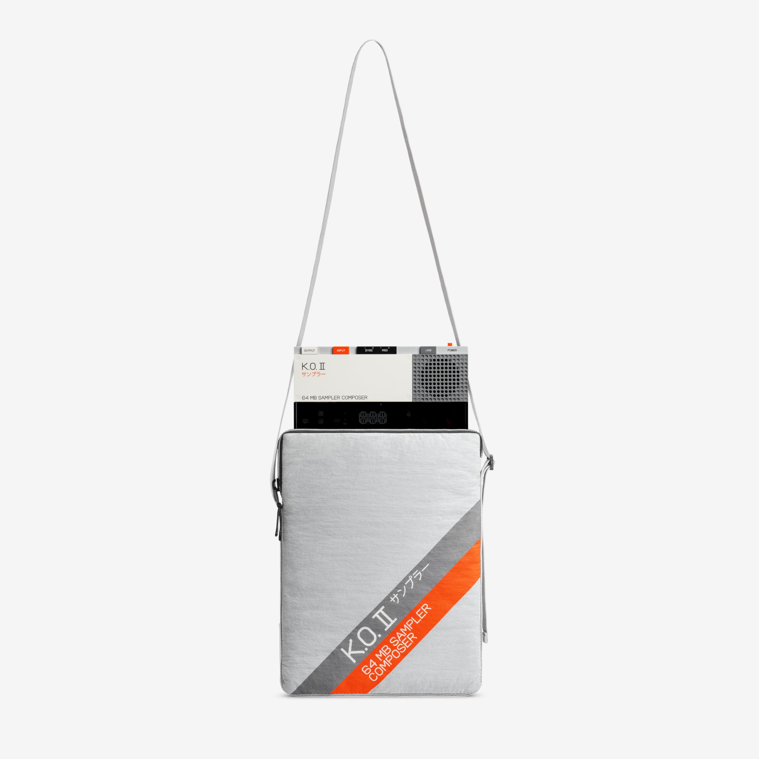 teenage-engineering-ep-133-k-o-ii-soft-bag-sac-de-transport-gris image 2