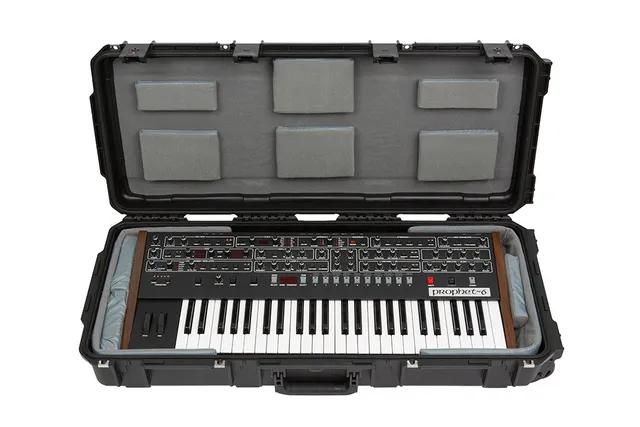 skb-iseries-3i-3614-tkbd-flight-case-rigide-tanche-pour-sequential-prophet-6-ob- image 1